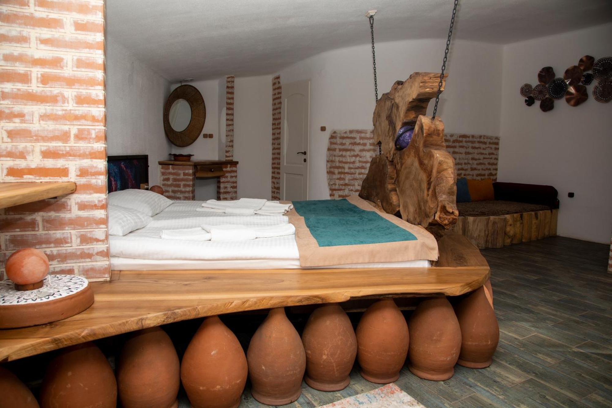 Art Chalet Akhaltsikhe  Rom bilde